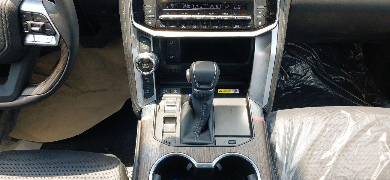 Toyota Land Cruiser VX 3.5L Petrol With Kit 2026YM