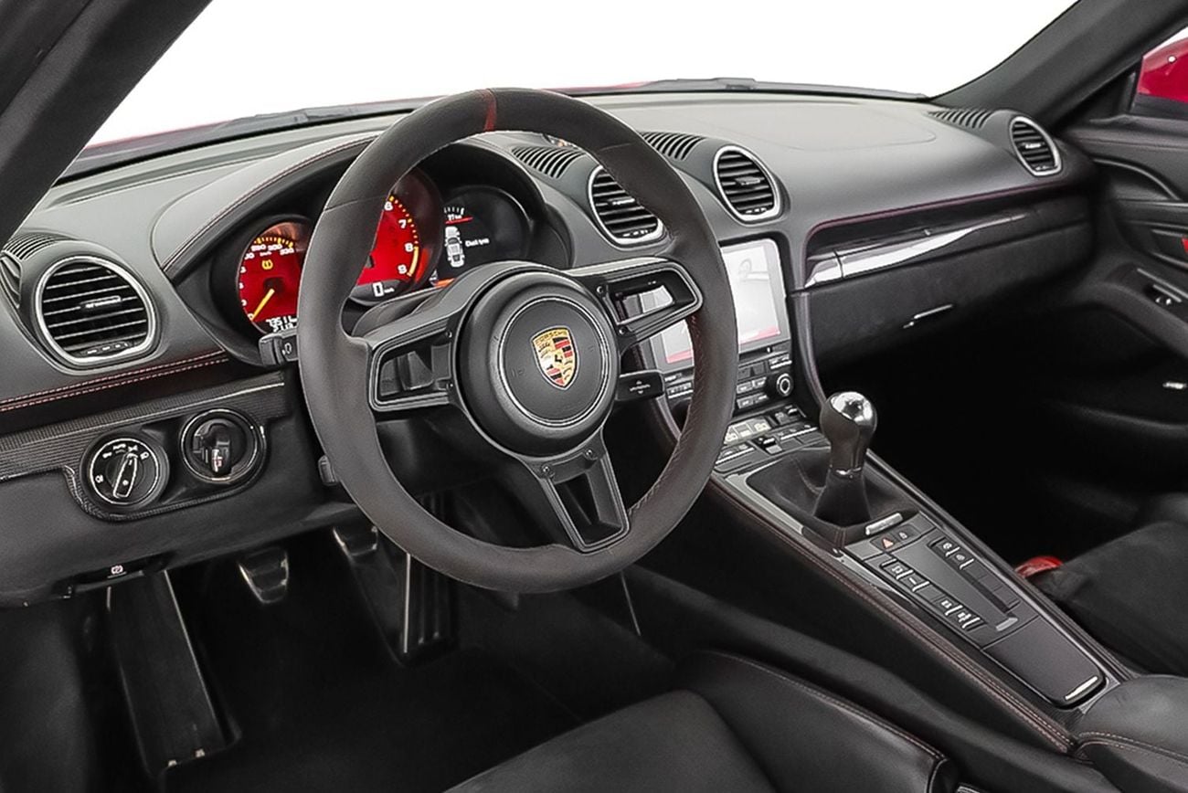 Porsche 718 Cayman GT4