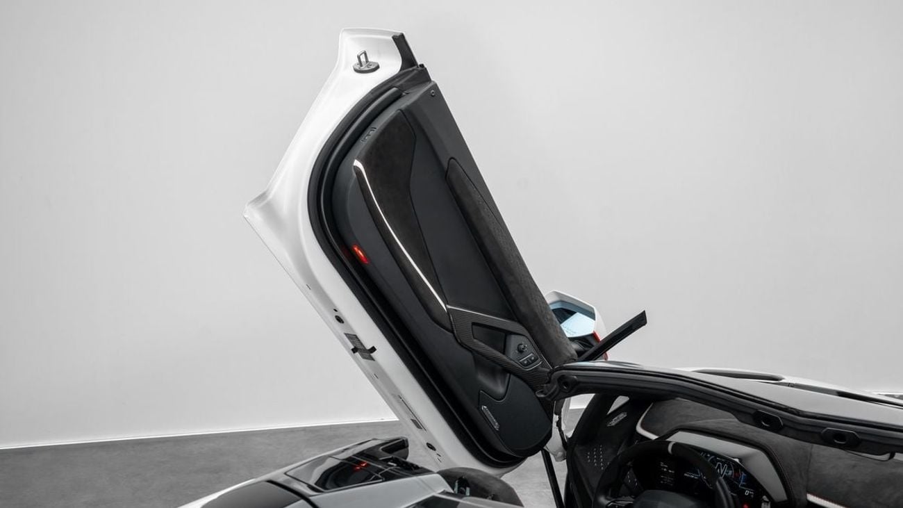 Lamborghini Aventador ULTIMAE Roadster - 2022 - GCC Specs