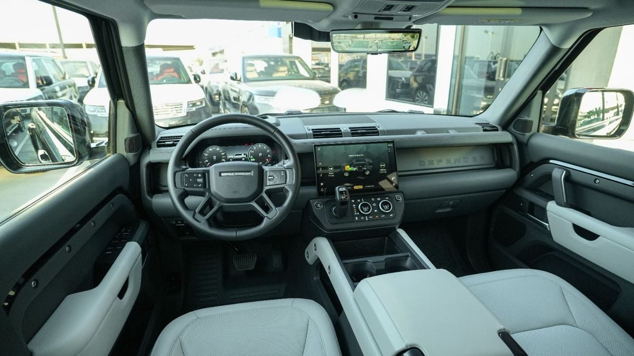 Land Rover Defender P400e X-DYNAMIC HSE Plug-in Hybrid Black-White 2026MY Export Only