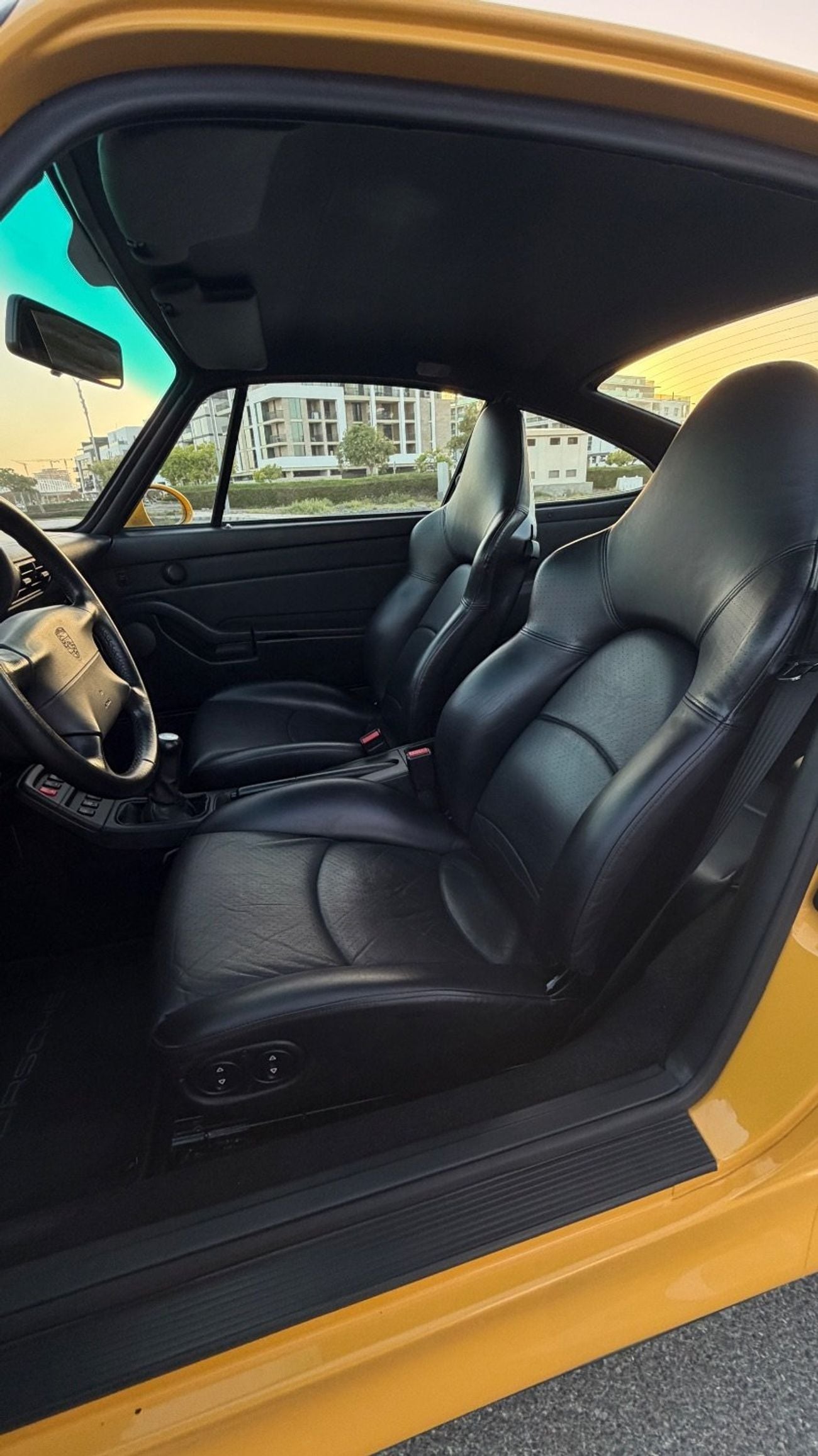 Porsche 911 CARRERA