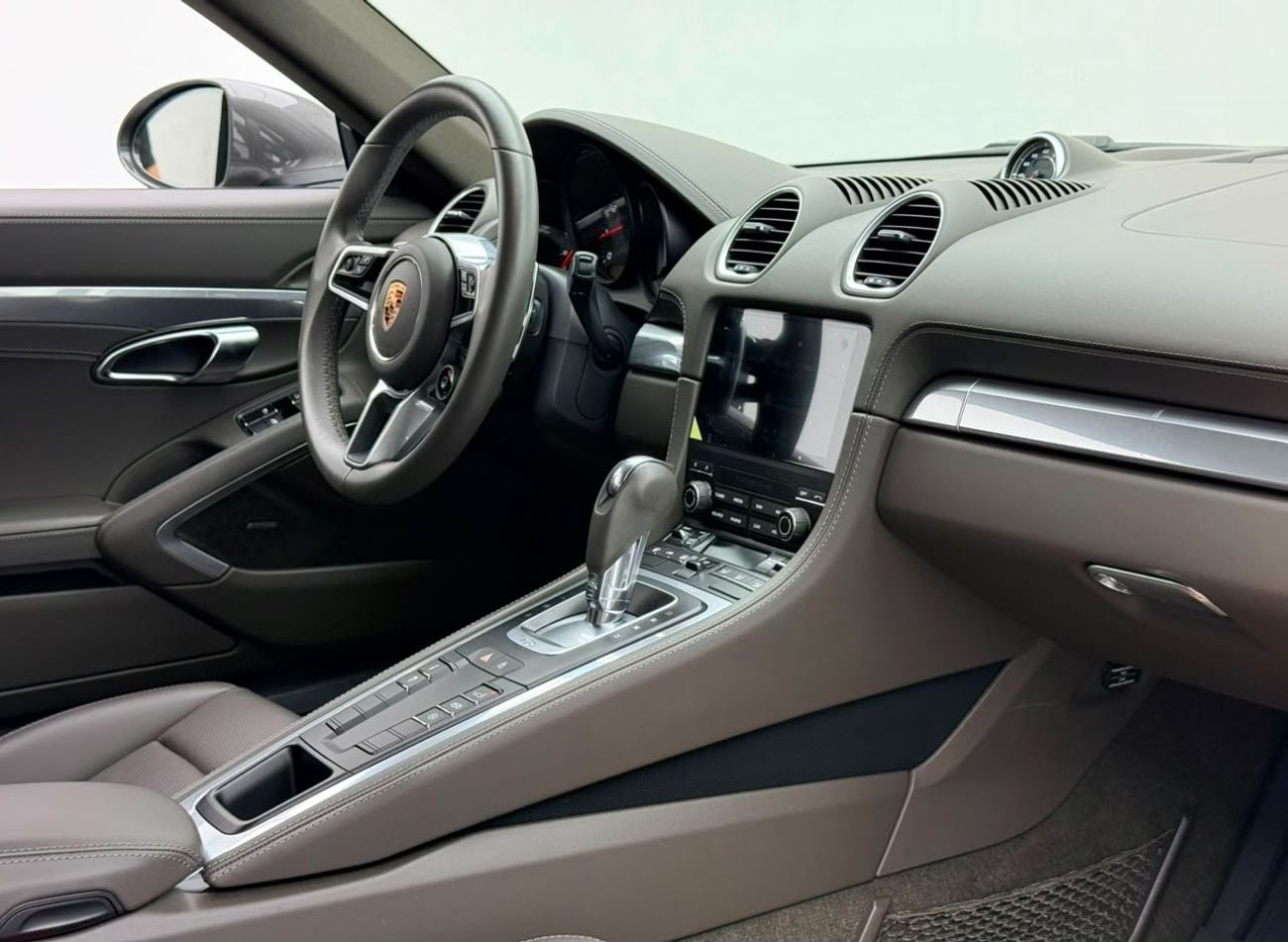Porsche 718 Cayman STANDARD 2025 Porsche 718 Cayman, Porsche Warranty, Full Porsche Service History, Very Low Km, GCC