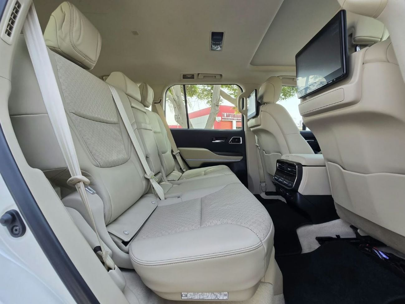 Toyota Land Cruiser VXR LUXURY 2022 GCC AL FUTTAIM SINGLE OWNER IN MINT CONDITION
