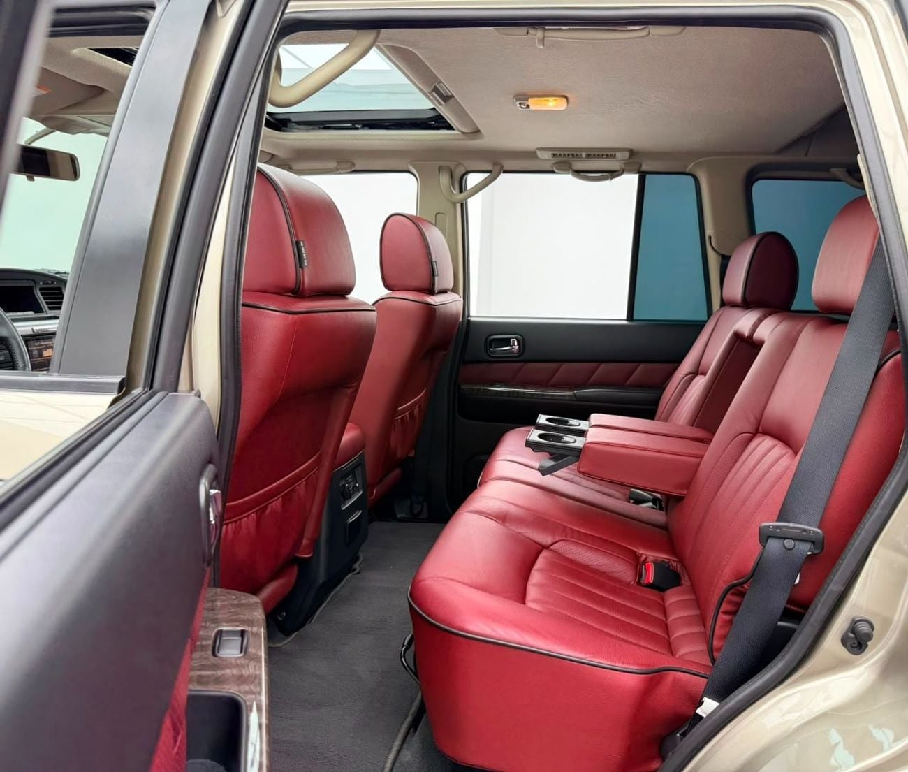 Nissan Patrol SUPER SAFARI 2024 Nissan Patrol Super Safari Al Ostoura, Nissan Warranty+Full Service History, GCC Specs