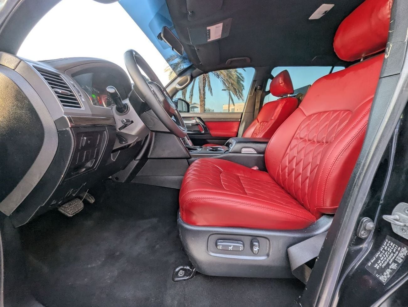 تويوتا لاند كروزر GXR Toyota landcruise 2015Model Facelifte 2025 4.0L v6 petrol Engine Colour Black push start Transmi