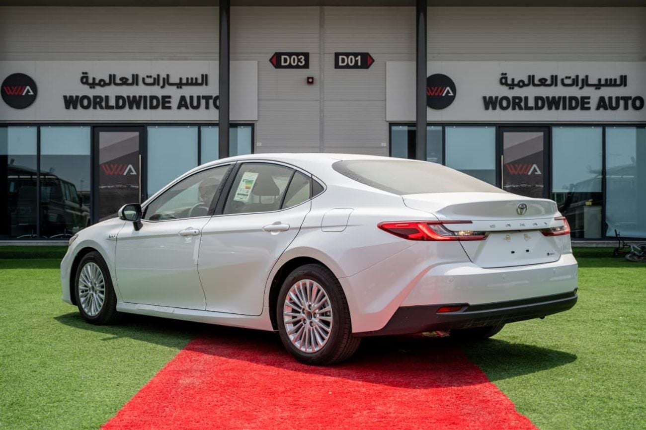 Toyota Camry E HEV 2.5L Automatic 2025
