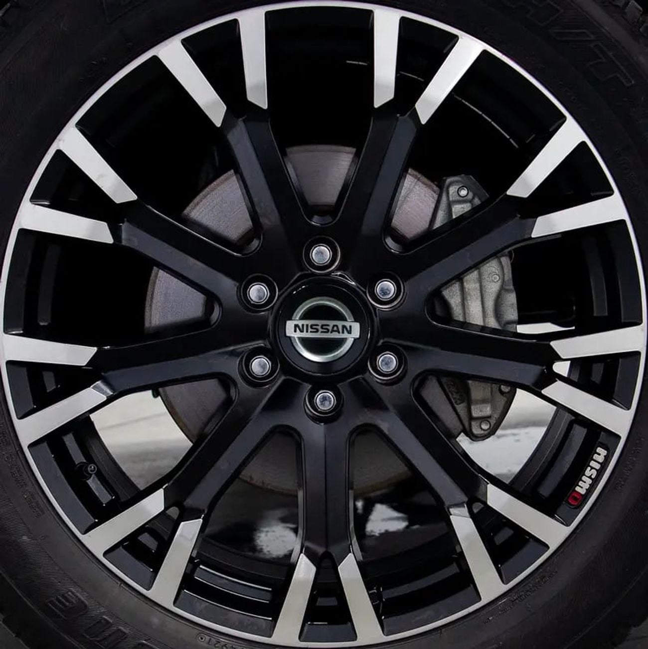 نيسان باترول LE T2 0% DP Available • 14k Mileage Nismo KIT • GCC