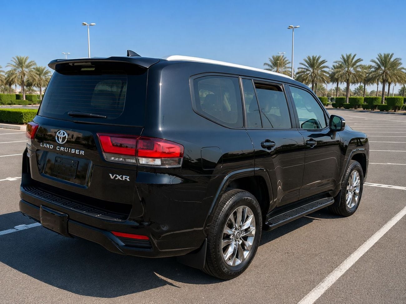 تويوتا لاند كروزر VXR