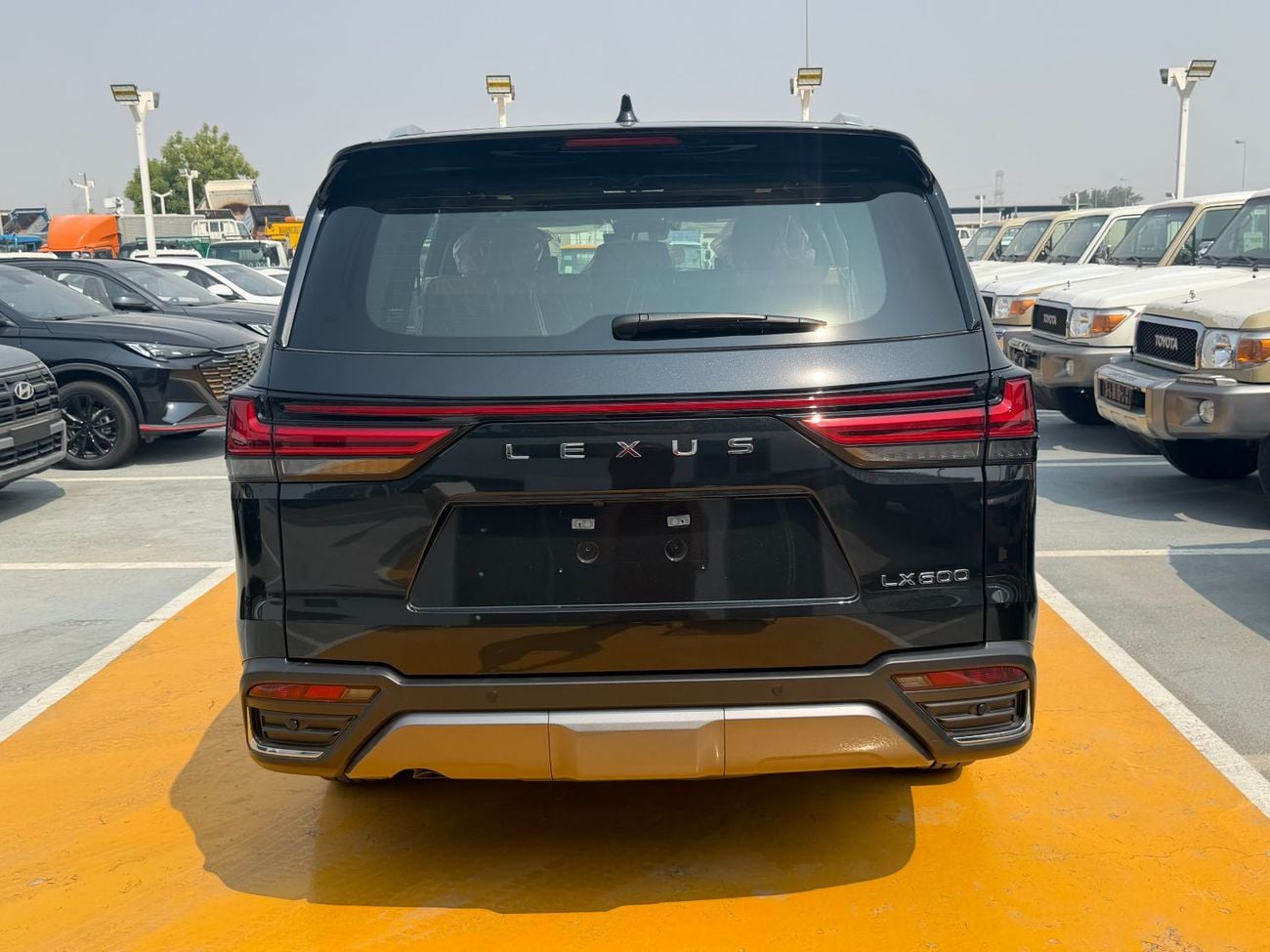 لكزس LX 600 SIGNATURE