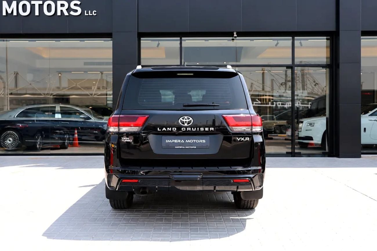 Toyota Land Cruiser VXR Twin Turbo GCC Specs