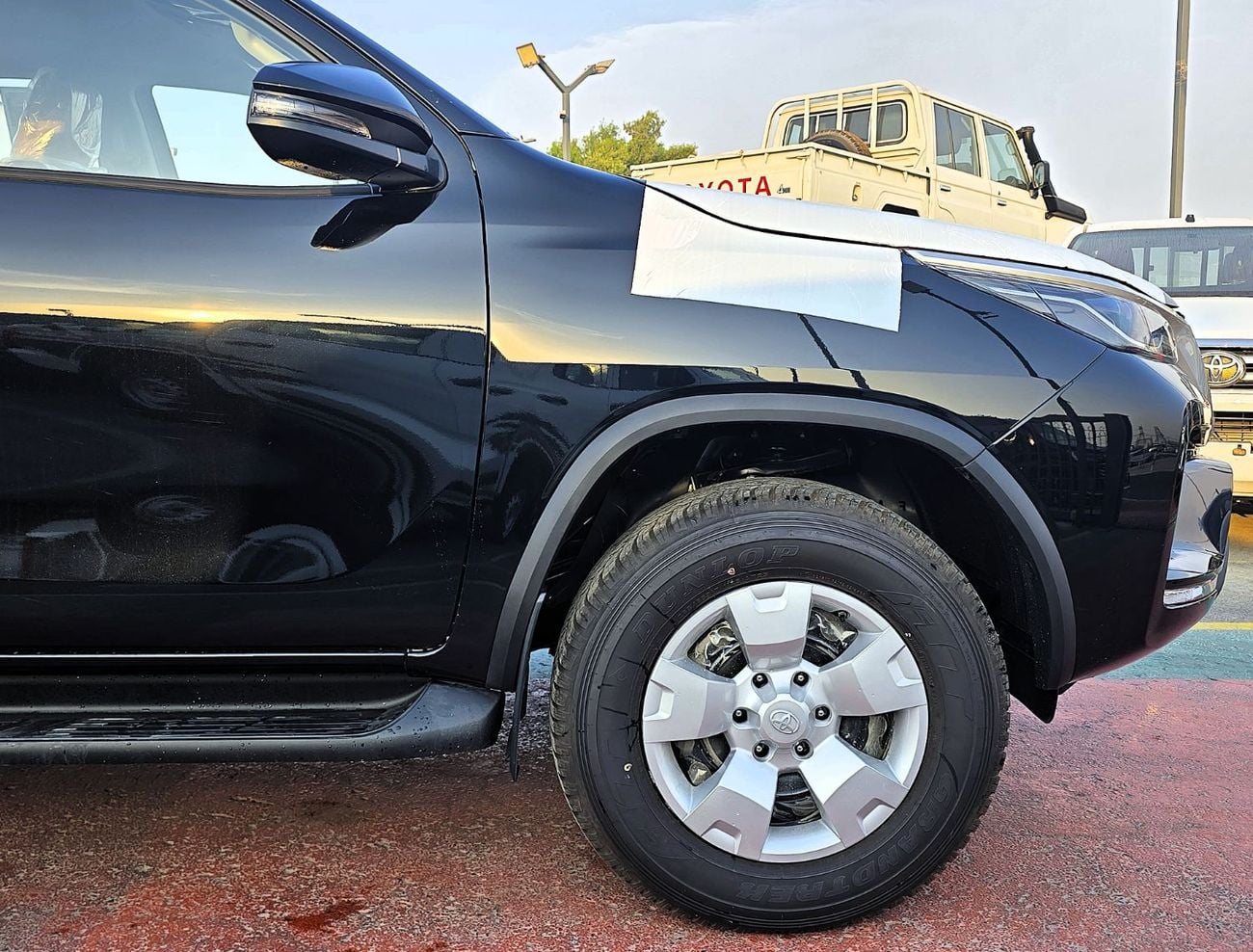 Toyota Fortuner Fortuner SR5 2.7L A/T 4WD SUV 7Seats GCC Black Color 2026 Toyota Fortuner SR5 2.7l A/T 4WD GCC Black Color 2026 Model