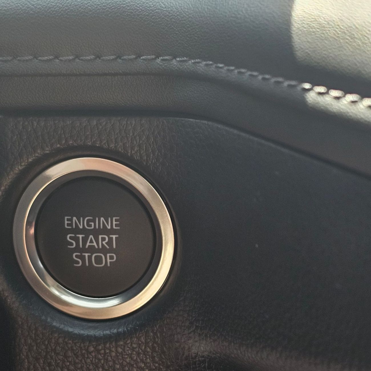 Toyota Hilux MID OPTION