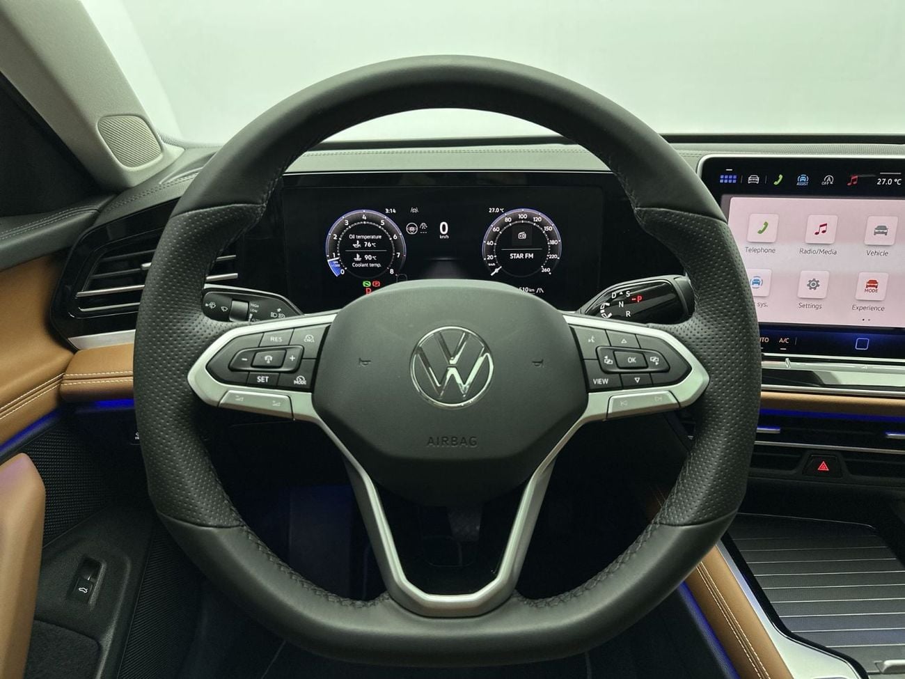 Volkswagen Passat COMFORTLINE Passat Comfortline 1.5L | 12.9” Infotainment | Panoramic Sunroof | ACC | Side Assist | Front Assist