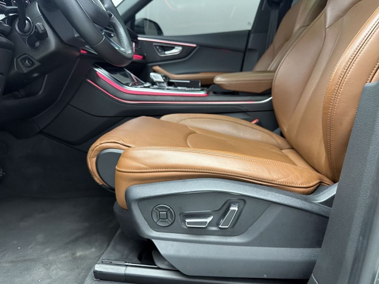 أودي Q8 55 TFSI quattro 340hp (Ref# 05486)