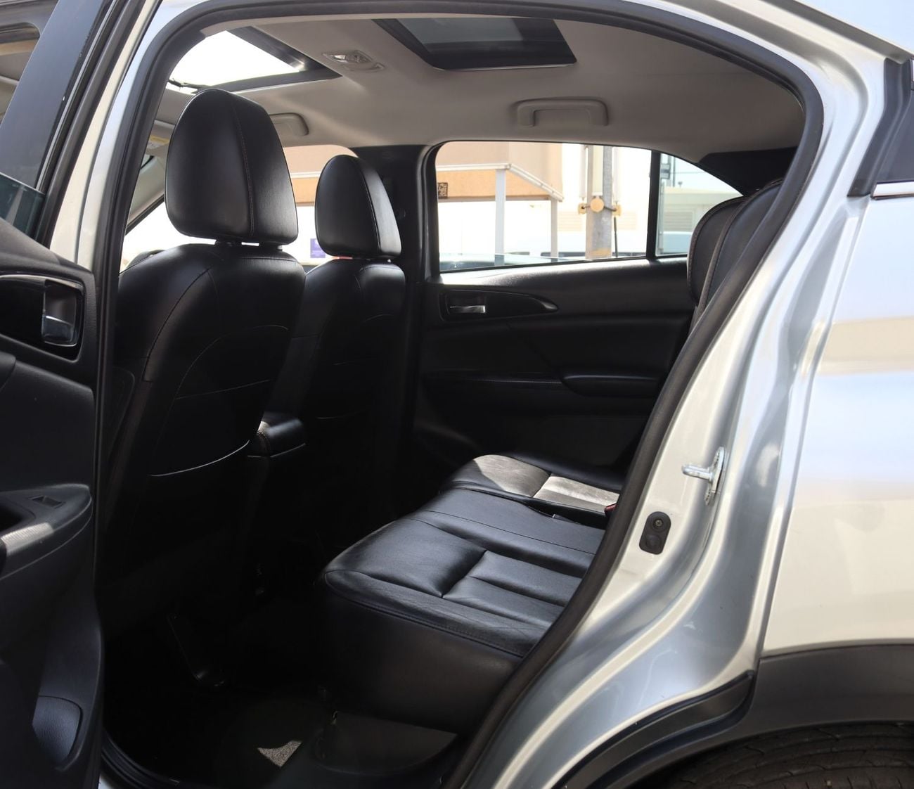 Mitsubishi Eclipse Cross GLS HIGH LINE ACCIDENTS FREE - GCC - FULL OPTION - PERFECT CONDITION INSIDE OUT