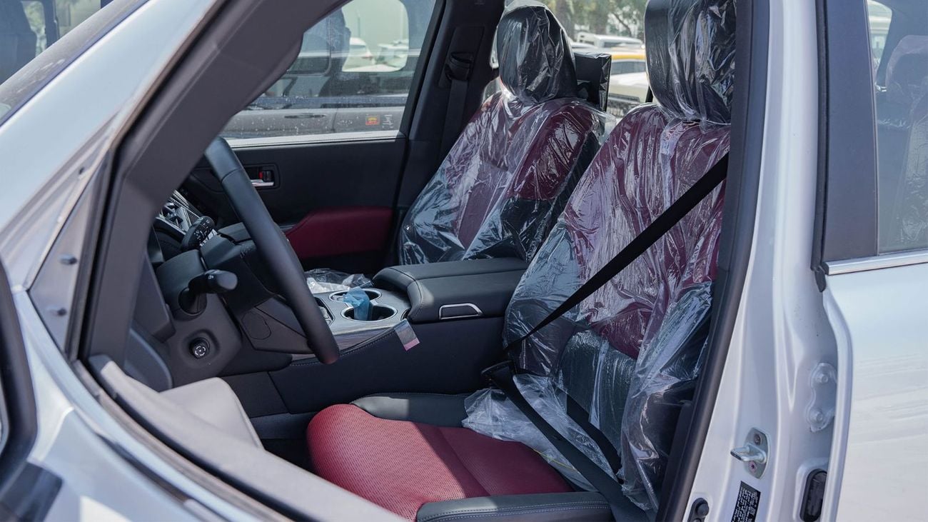 تويوتا لاند كروزر VXR 2026 Toyota Land Cruiser VXR 3.5L Twin Turbo AT Petrol (White-red)