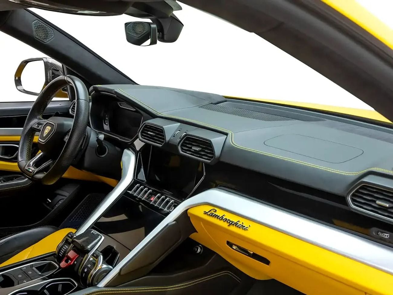 Lamborghini Urus STANDARD GCC Spec | Low Mileage