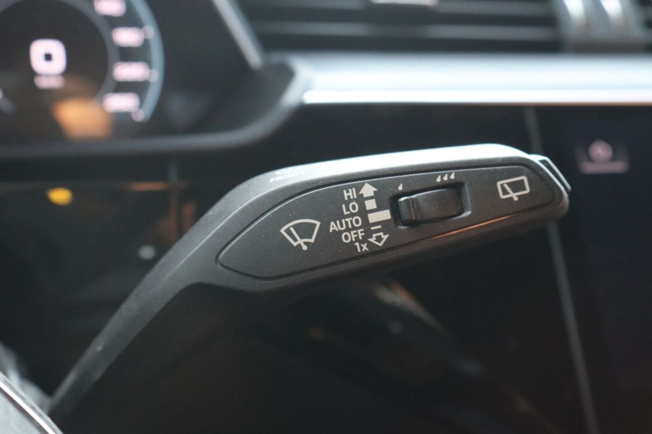 Audi Q8 e-tron 50 S-LINE