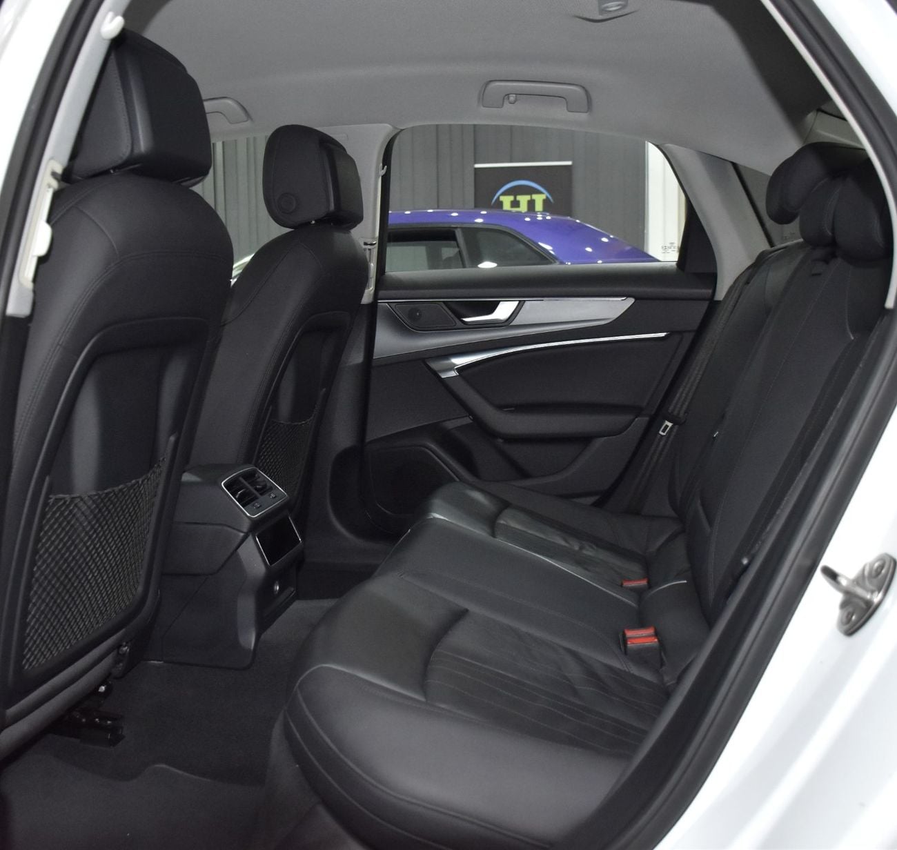 أودي A6 45 TFSI عرض ممتاز لسيارة أودي A6 45TFSi (موديل 2020) باللون الأبيض بمواصفات خليجية