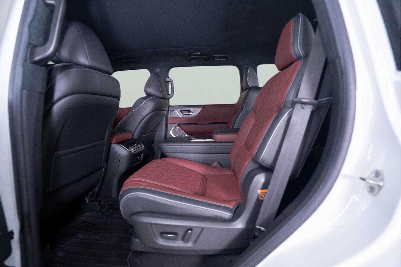 Infiniti QX80 AUTOGRAPH CAPTAIN CHAIRS 3.5