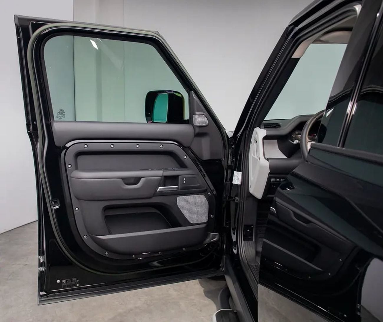 Land Rover Defender Warranty + Service Package • FDSH • GCC Spec