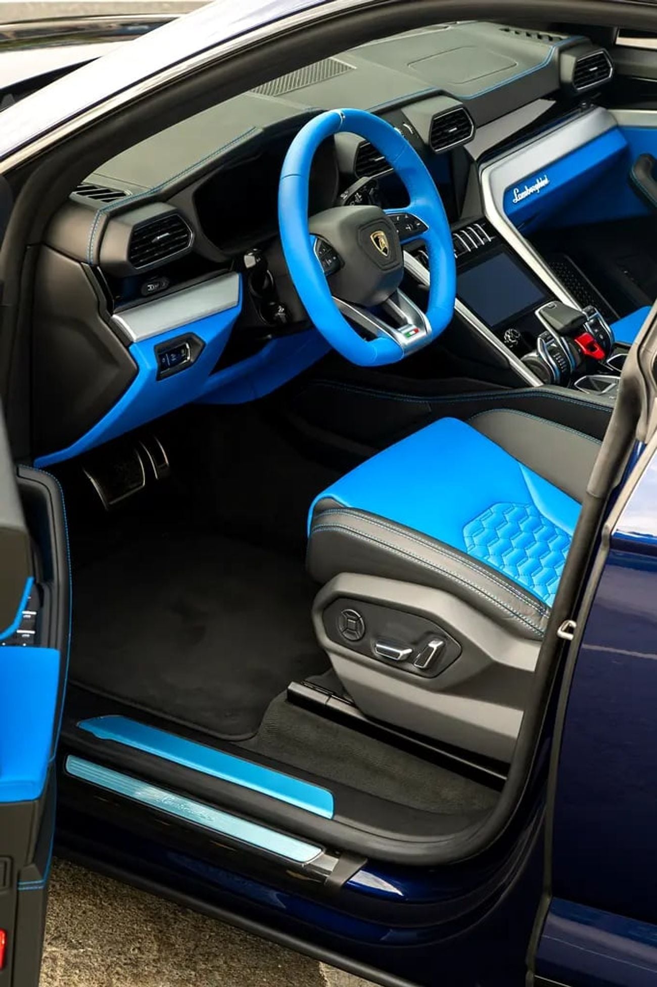 Lamborghini Urus STANDARD Japanese Specs | Power Craft Exhaust | Carbon Upgrades