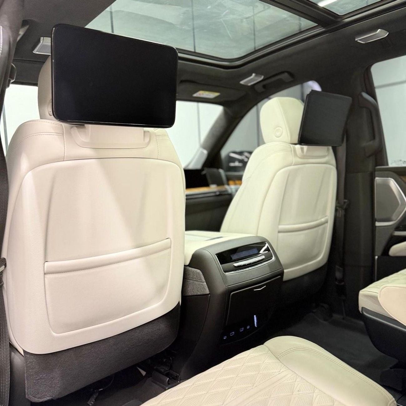 كاديلاك إسكالاد Sport Platinum Cadillac Escalade 2025 مواصفات خليجية
