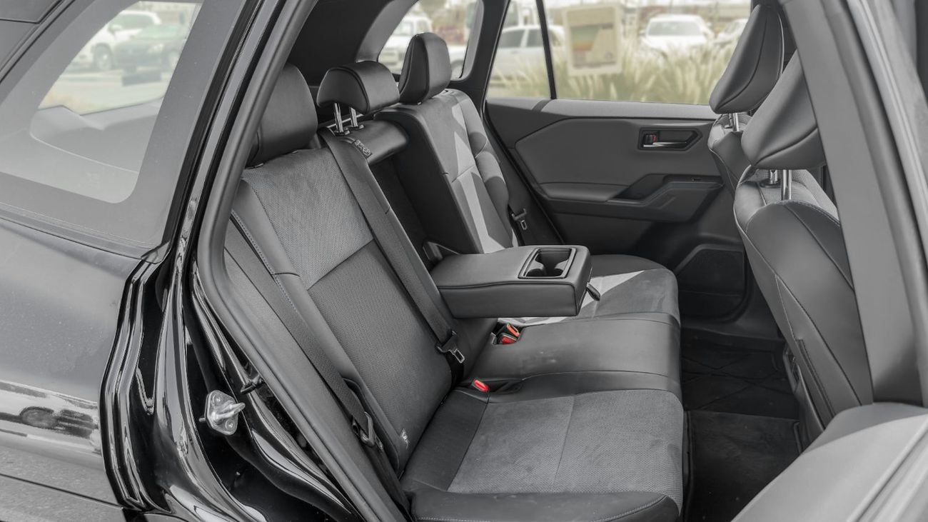 Toyota RAV4 XSE HEV 2026 Rav4 XSE 2.5L AT Hybrid (Black-Black)