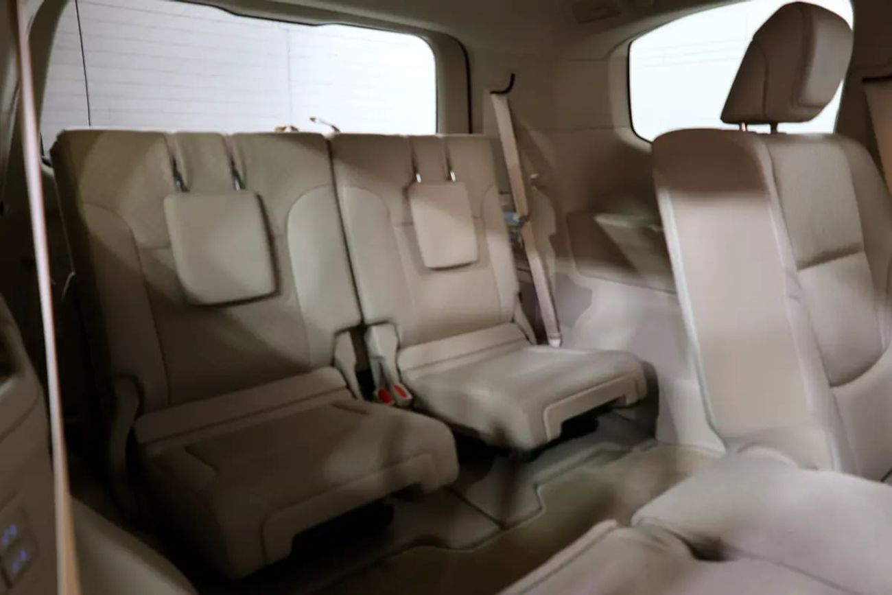 Toyota Land Cruiser VXR GCC Specs-Under warranty-in impeccable condition