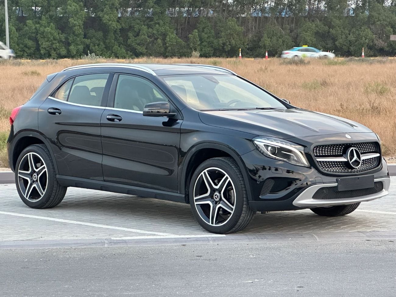 Mercedes Benz GLA250 STANDARD STD