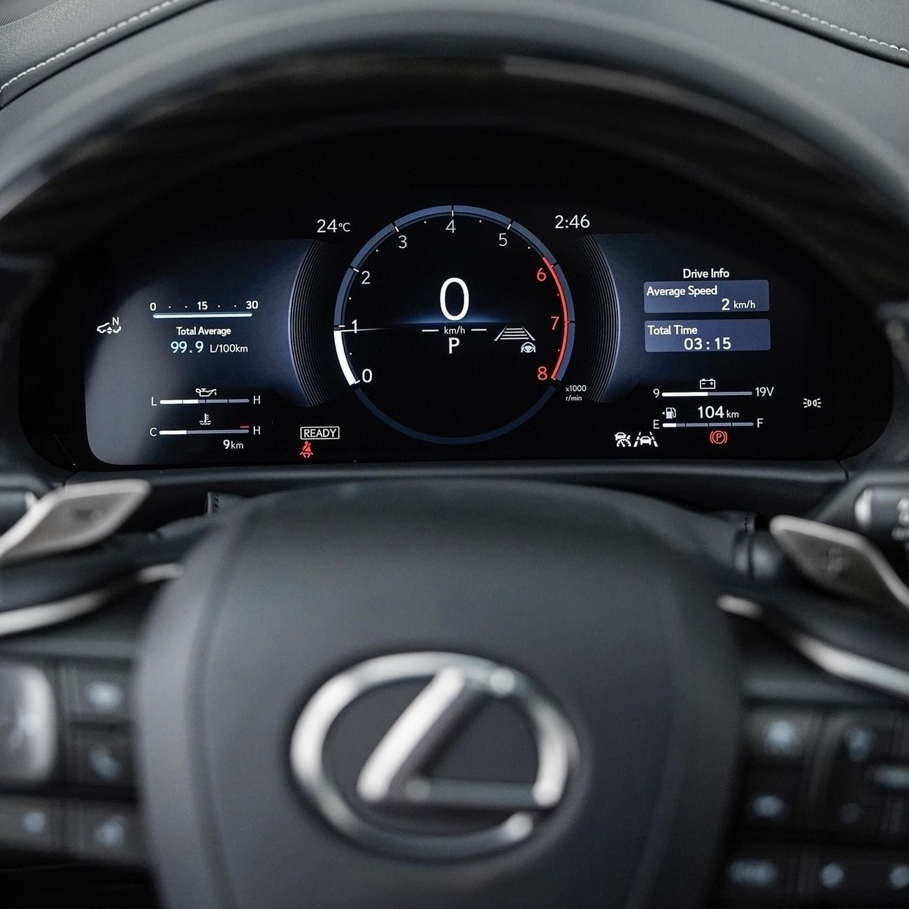 لكزس LX 700h سيجنتشر أوتوبارك-تيتانيوم/أحمر-2026 (مواصفات عمانية)