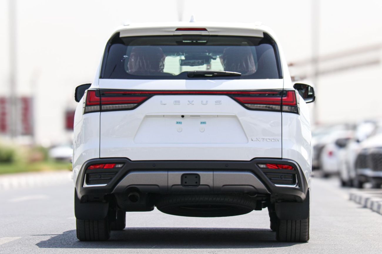 لكزس LX 700h VIP لكزس LX700h VIP موديل 2026: قمة الفخامة والراحة - سيارة رياضية متعددة الاستخدامات هجينة فاخرة