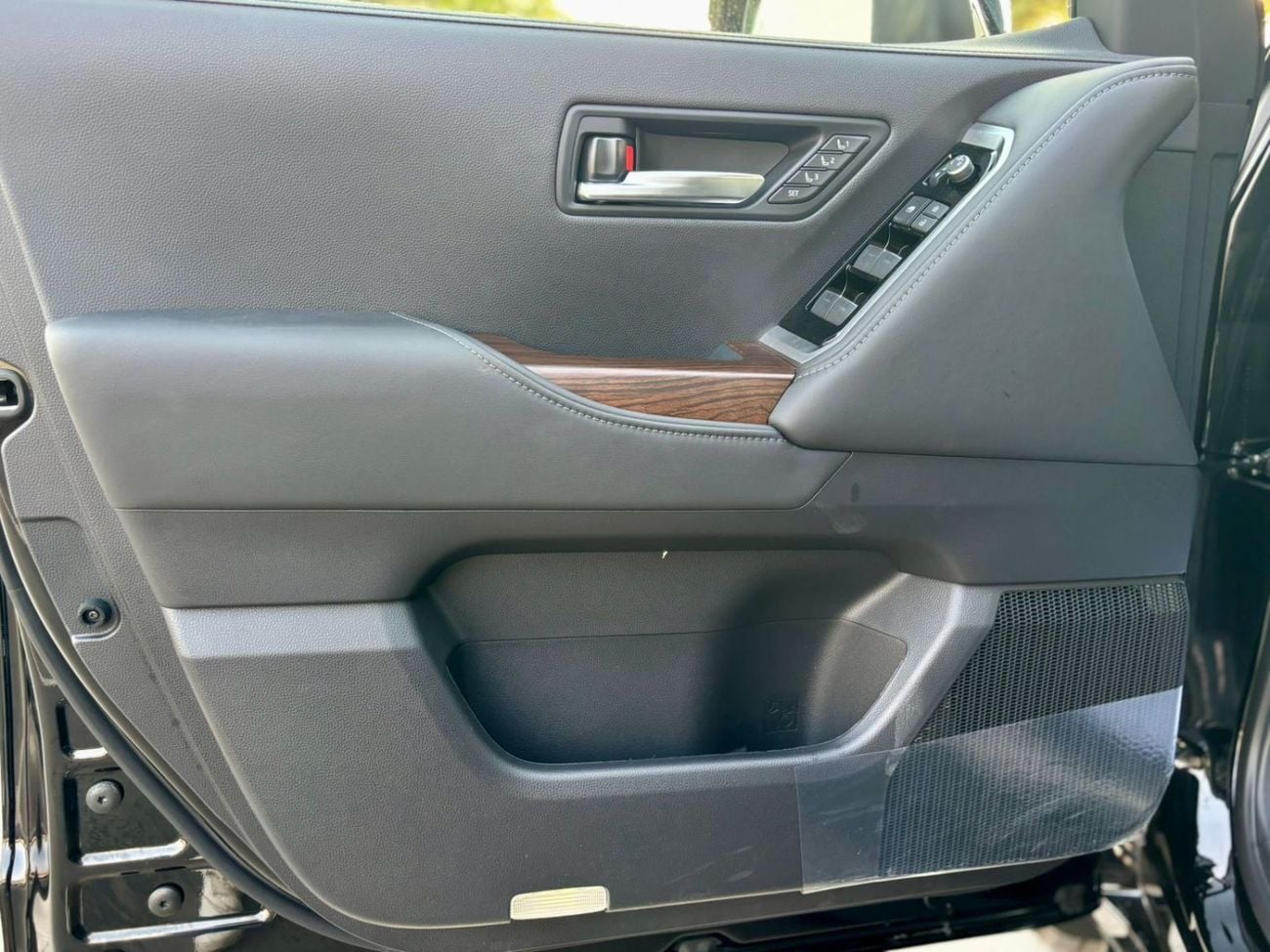Toyota Land Cruiser VXR