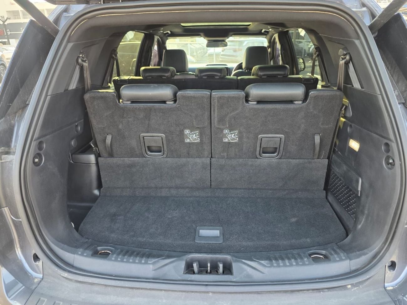 Ford Everest diesel 3.0L Platinum liter RHD ,7 seater only for export available