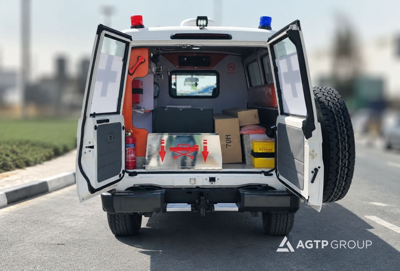 Toyota Land Cruiser 70 LC79 LX AMBULANCE 2.8L Diesel | Manual 4WD | Medical Equipment | Emergency Lights | GCC Specs
