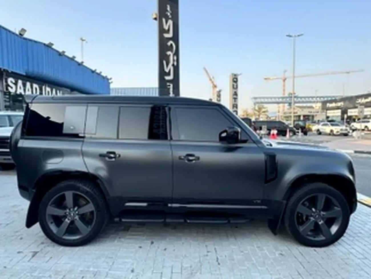 لاند روفر ديفندر 110 V8 Edition P525 European Specs