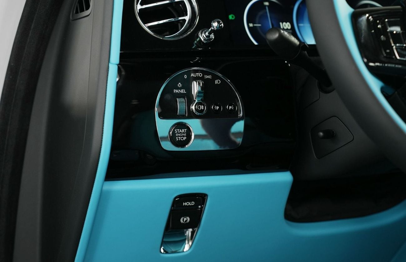 Rolls Royce Cullinan SILVER BADGE