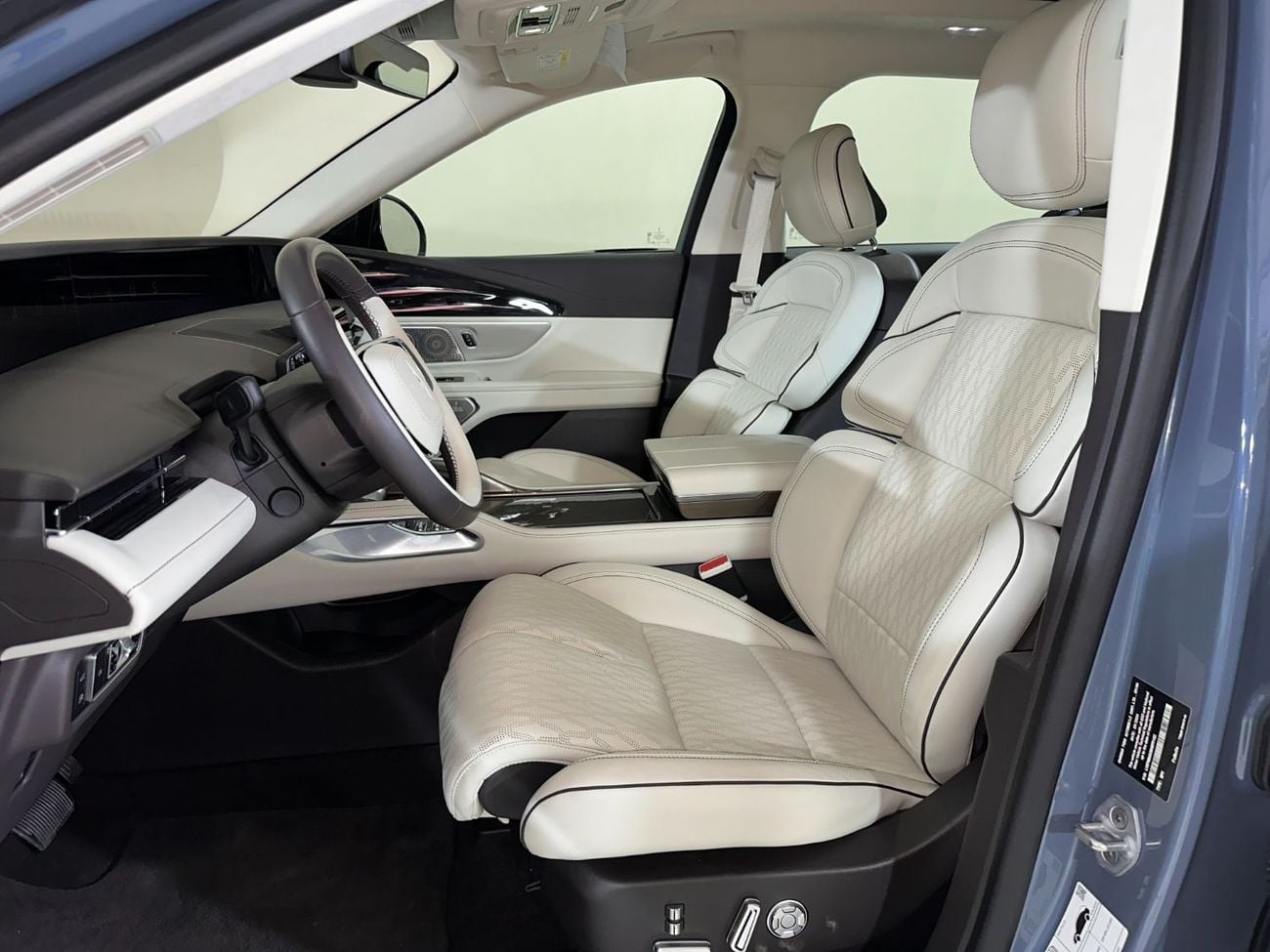 Lincoln Nautilus RESERVE III NU-NAU925H/AL TAYER MOTORS/ AL QOUZ SHOWROOM