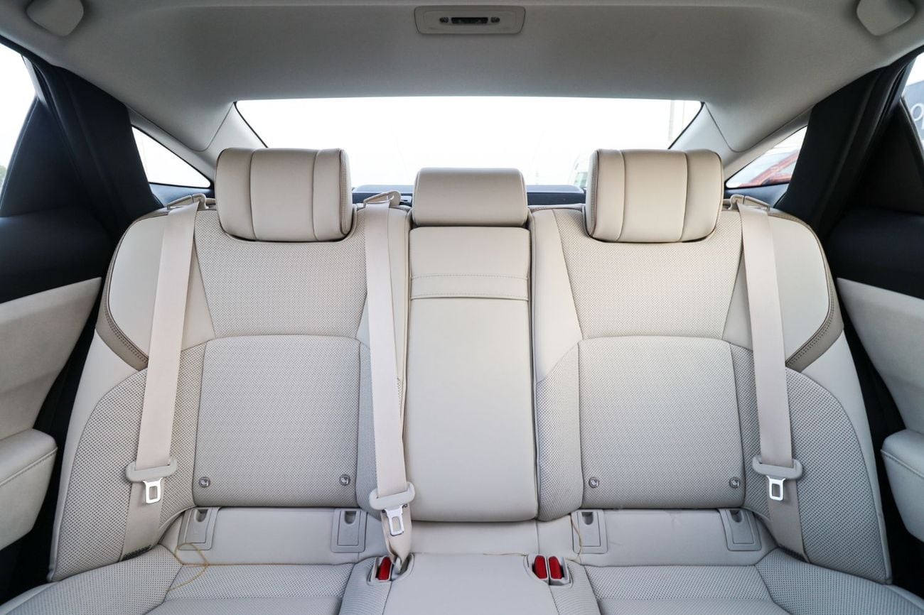 Toyota Crown PLATINUM 2026 Toyota Crown Hybrid 2.5L Two-Tone – Premium Hybrid Sedan