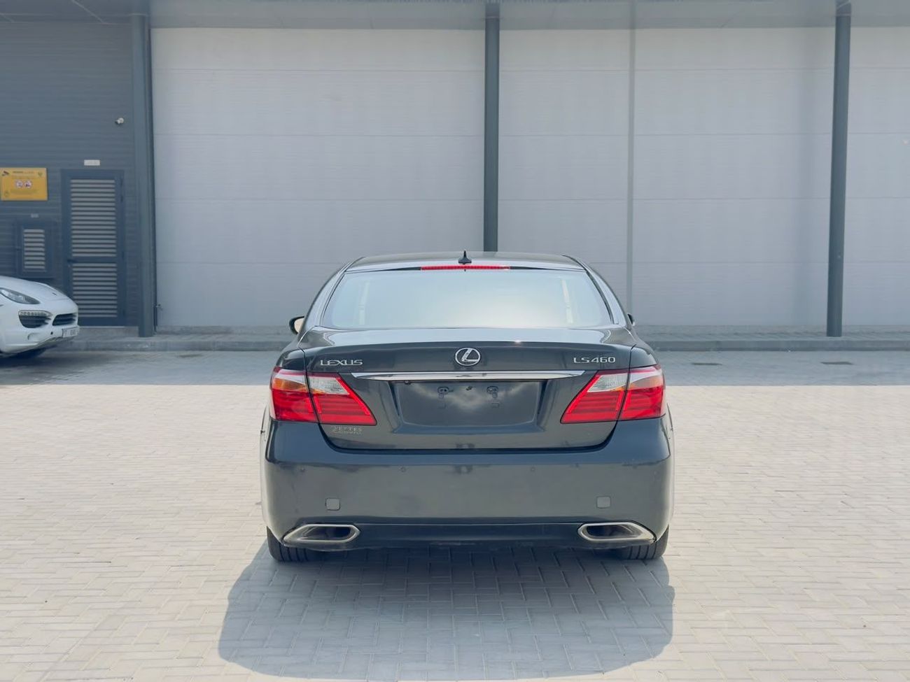 لكزس LS 460 SWB