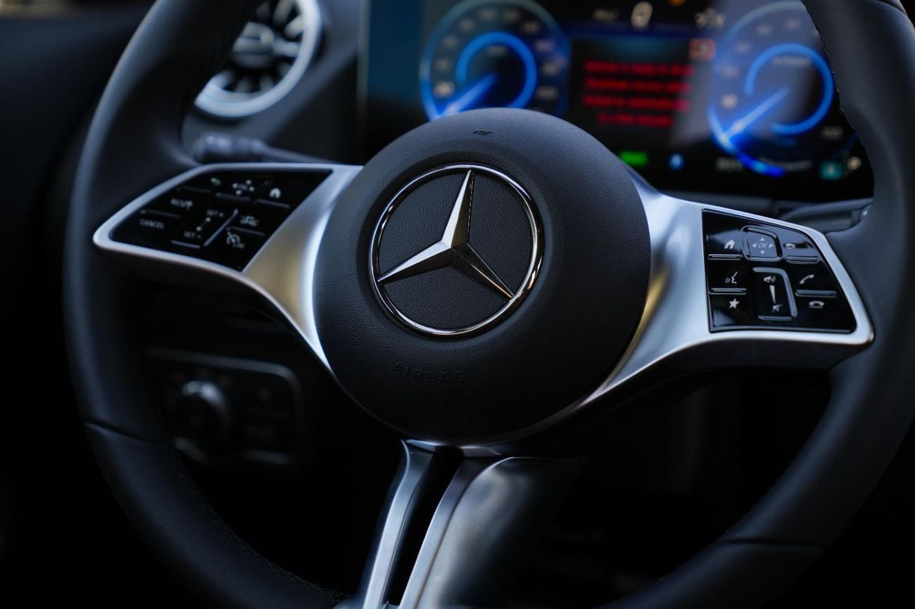 Mercedes Benz EQA 260 2025!! FULLY ELECTRIC CAR!! FIVE YEARS WARRANTY!! THREE YEARS SERVICE CONTRACT