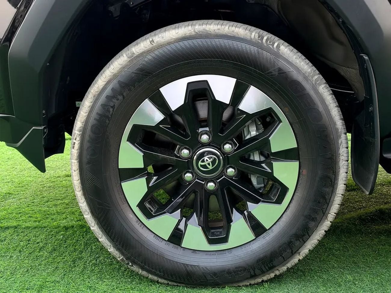 Toyota Hilux V6 4.0 Limited GCC Specs