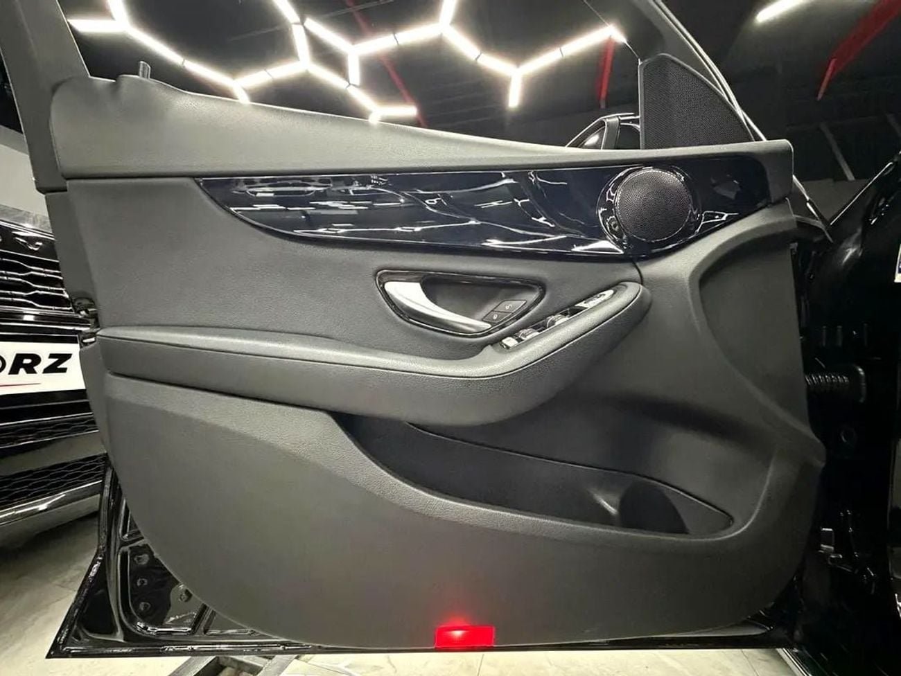 مرسيدس بنز C 200 أفانتجاردي