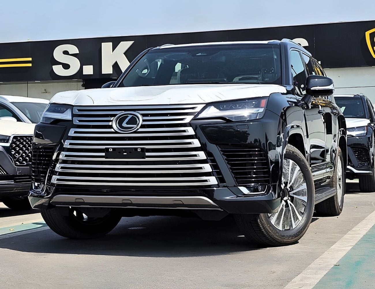Lexus LX600 URBAN LEXUS LX600 URBAN MARK LEVINSON || 3.5L PETROL V6 A/T 4WD | RADAR , HUD | FULL OPTION (CODE # LX6U)