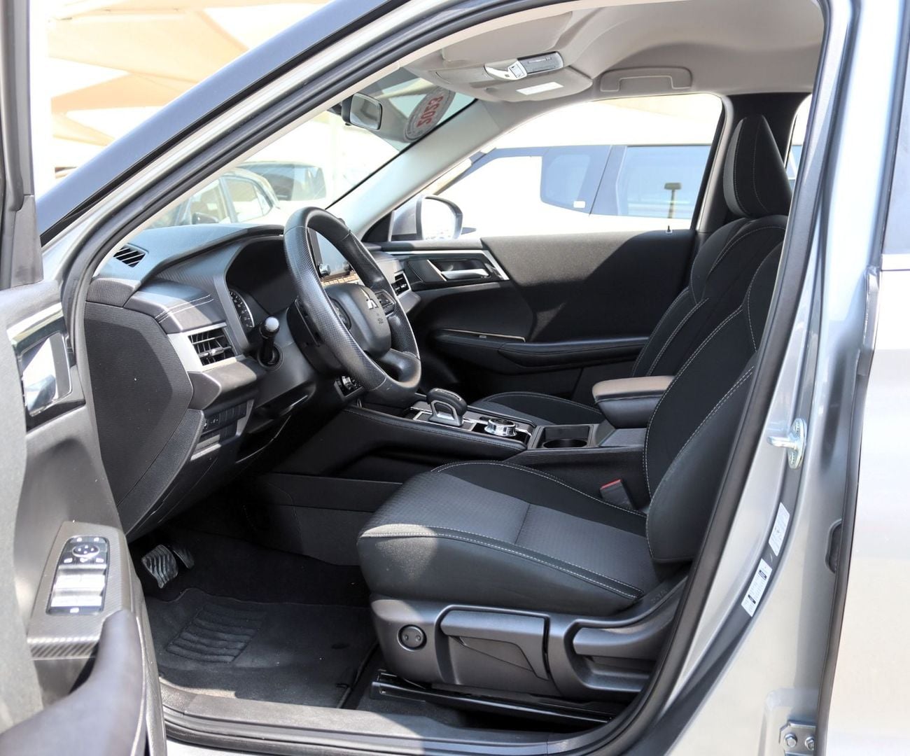 Mitsubishi Outlander GLX MIDLINE ACCIDENTS FREE - GCC - M LINE - ENGINE 2500 CC - PERFECT CONDITION INSIDE OUT