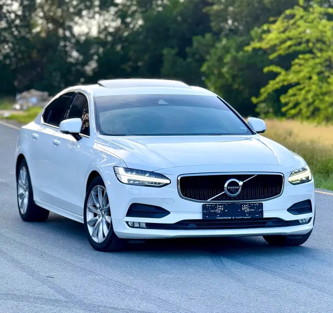 فولفو S90 MOMENTUM فولفو S9 T5 خليجي موديل بحالة الوكالة استخدام مالك اول فل اوبشن