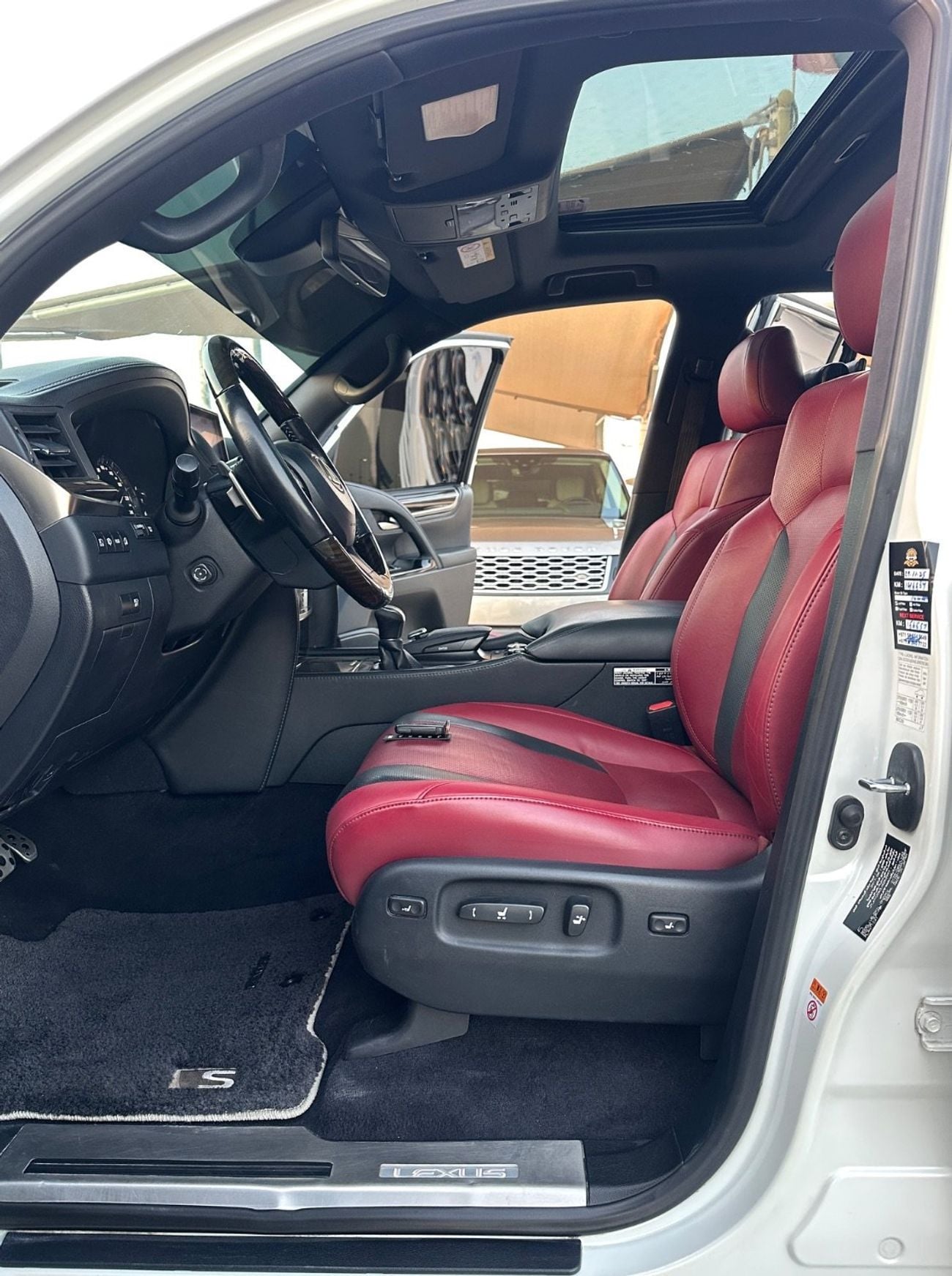 Lexus LX570 PLATINUM SIGNATURE