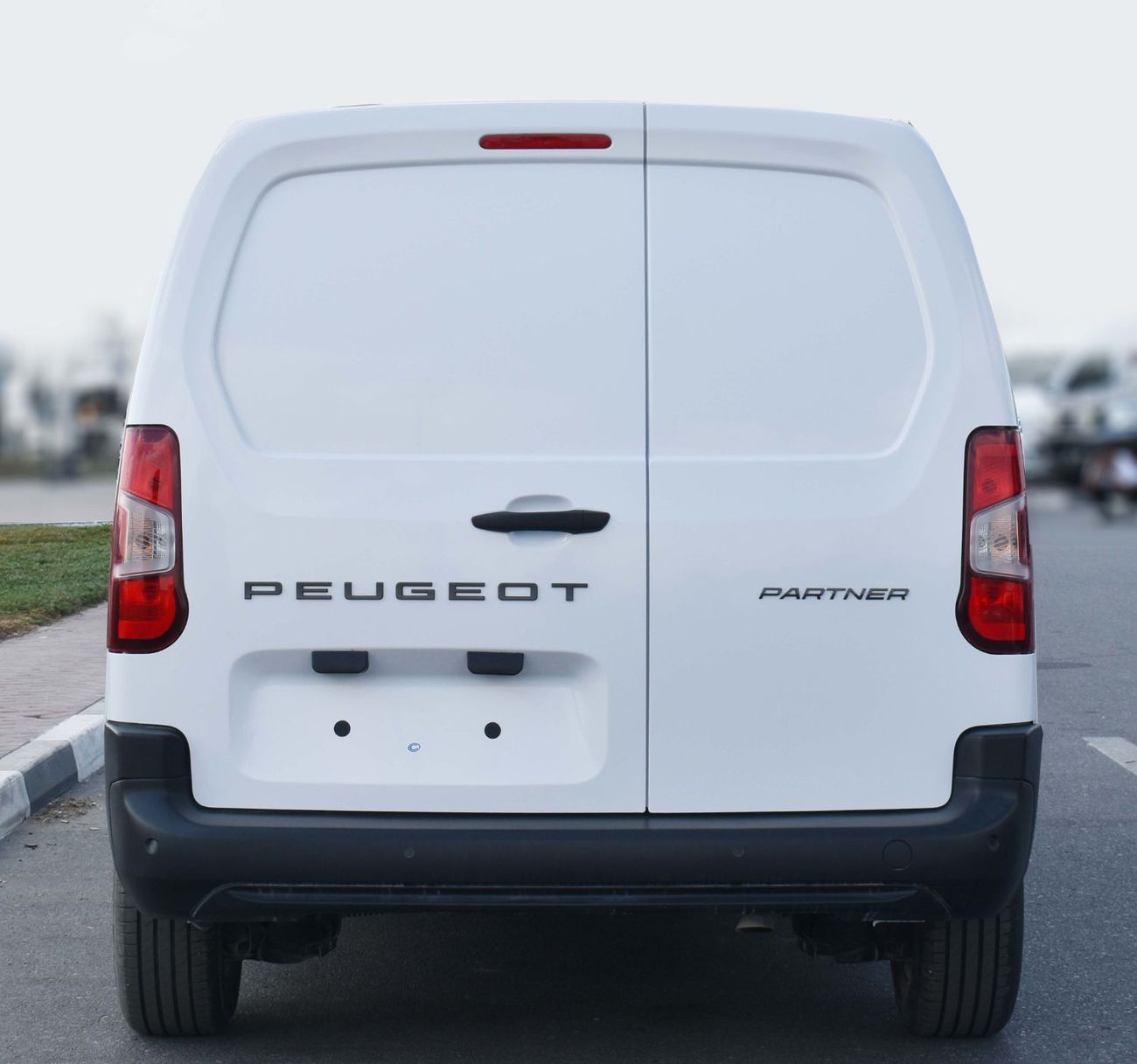 Peugeot Partner LONG PEUGEOT PARTNER VAN 1.6L M/T CC, ESC, ASR & HILL DESCENT, 16' WHL