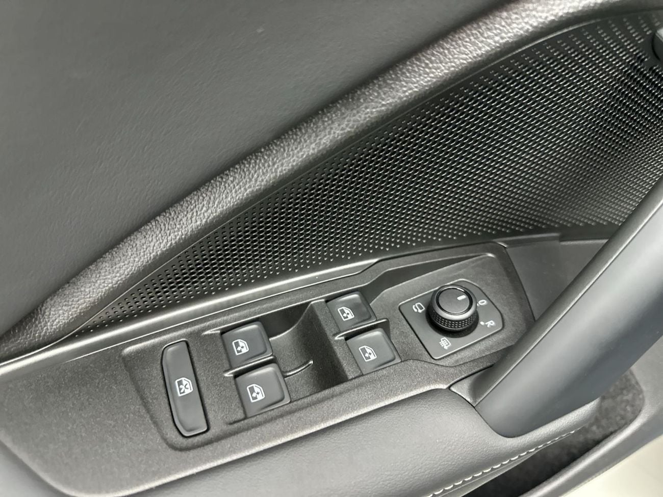 Volkswagen Tiguan Tiguan Life 1.4L | Advanced Safety | Smart Technology | Premium Comfort