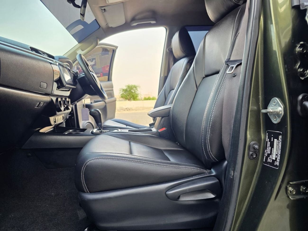 تويوتا هيلوكس GR Body Kit Installed - 2.8 - Diesel - 4WD - AT